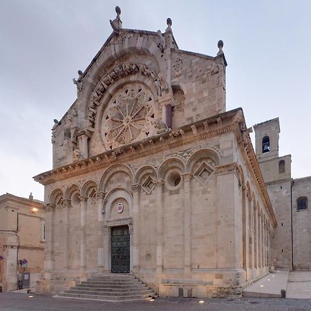 לינה וארוחת בוקר Troia Svegliarsi Nei Borghi - La Patronale מראה חיצוני תמונה