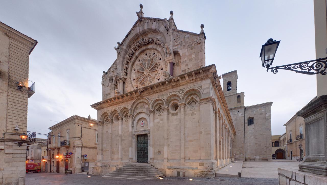 לינה וארוחת בוקר Troia Svegliarsi Nei Borghi - La Patronale מראה חיצוני תמונה